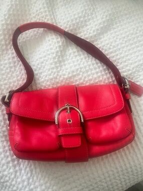 coach Y2k Shoulder Buckle Bag red